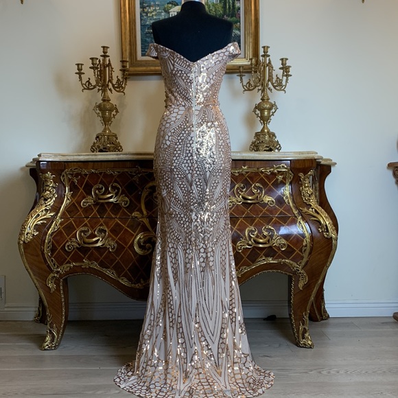 Women’s all over sequins stretchy fitted formal evening dress - Picture 4 of 6